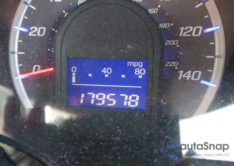 2010 Honda Fit z USA, uszkodzony, nr VIN JHMGE8G23AC006525